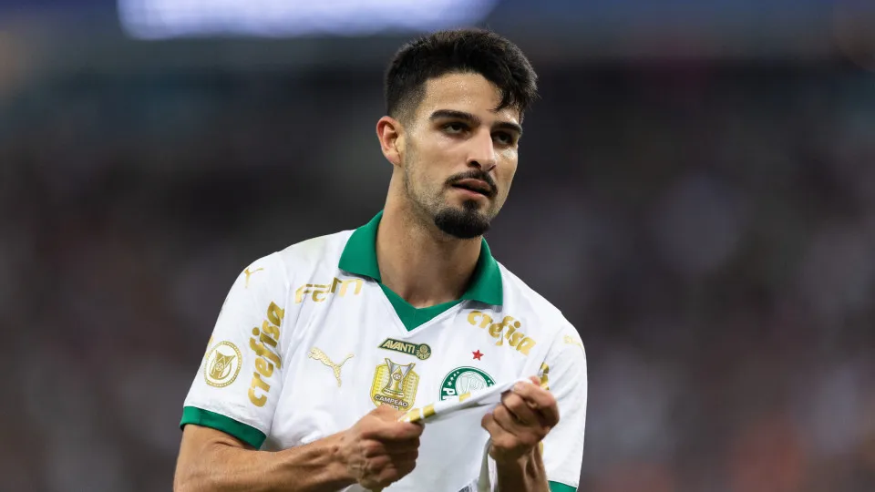 Palmeiras vence São Paulo em jogo com polêmica sobre pênaltis e vai à final