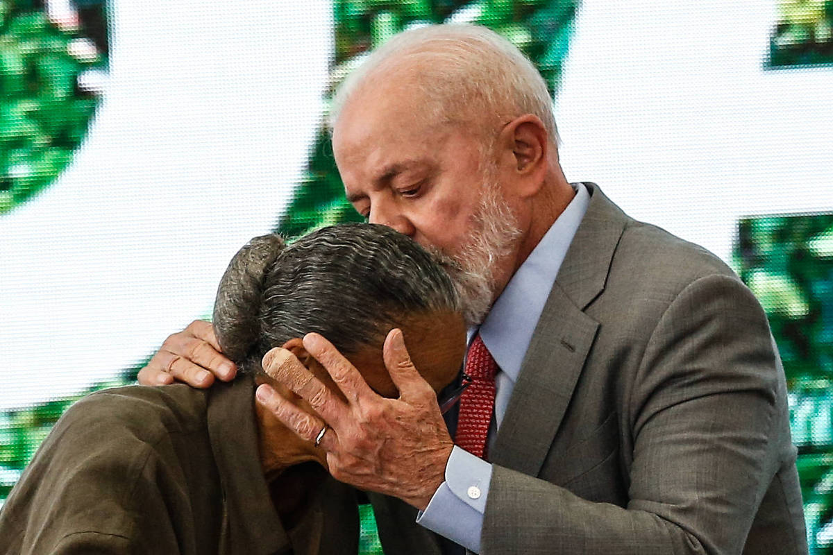 Marina é cotada para palanque de Lula em SP enquanto eleições e soja pressionam desmatamento