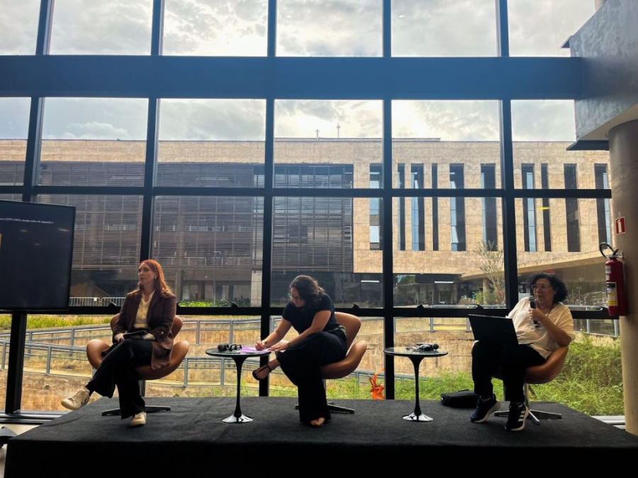  Bate papo discute centralidade feminina nas artes visuais