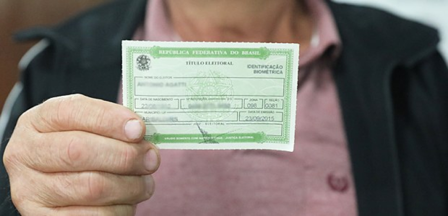 Prazo final para regularizar o título de eleitor mobiliza brasileiros